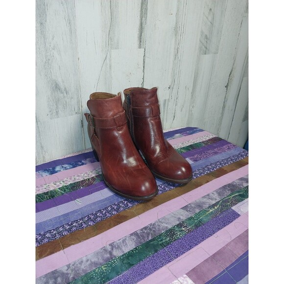 B.O.C Shea Leather Closed Toe Buckle Strap Ankle Boots Women's US 7 M - Picture 1 of 10